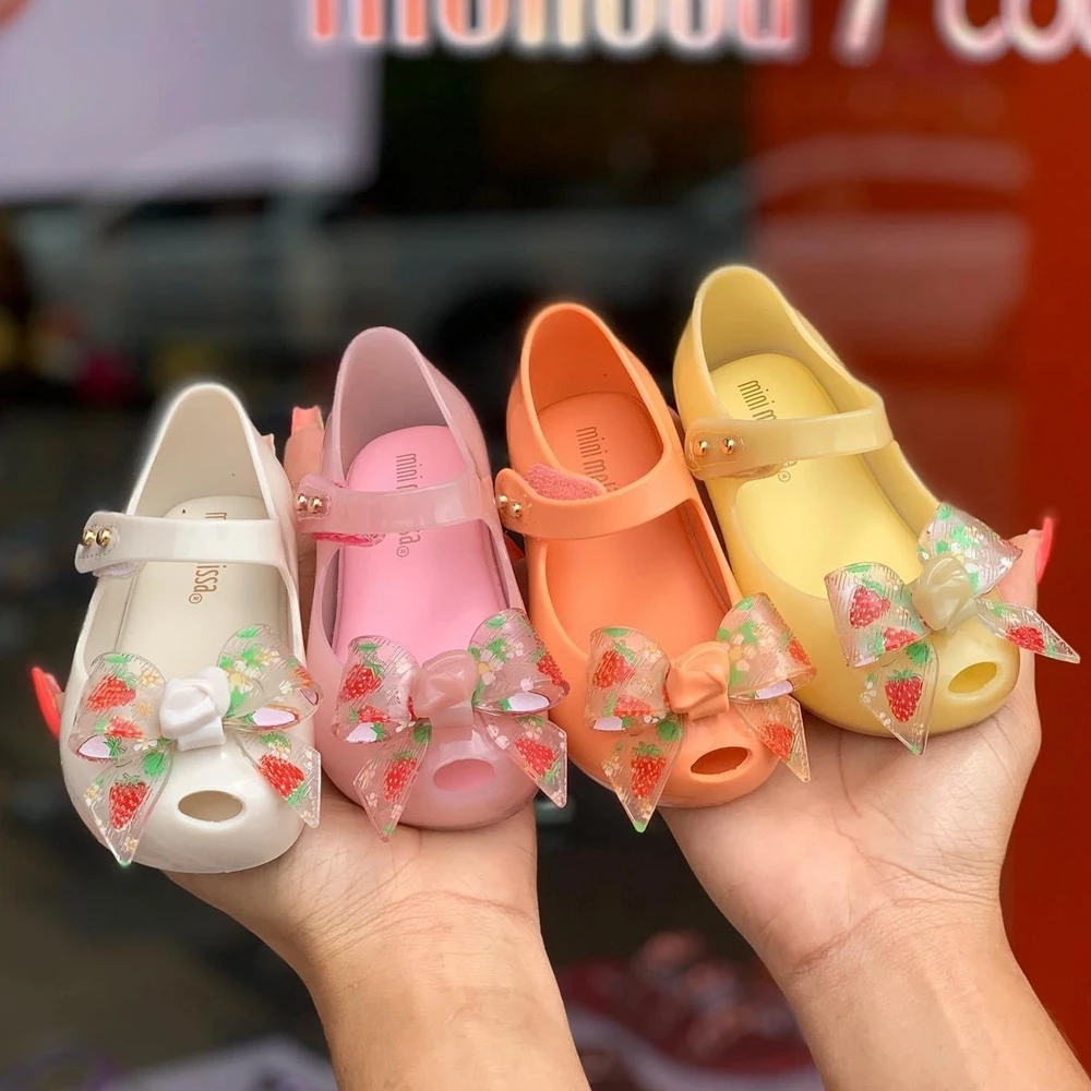 Mini Melissa Straberry Bow Princess Girl Jelly Shoes Sandals 2022 New Baby Shoes Soft Melissa Sandals For Kids Non-slip MN061 2022 new 1gb 8gb h 265 media player q96 mini plus smart tv box android 10 1 amlogic s905l quad core 2 4g wifi 4k set top box