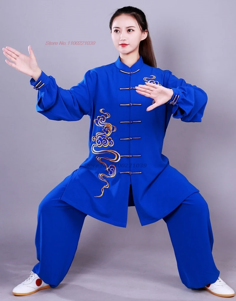 2024 Cinese Tai Chi Uniform Clouds Ricamo Wushu Taiji Morning Exercise Team Tai Chi Kuang Fu Martial Stage Performance Set