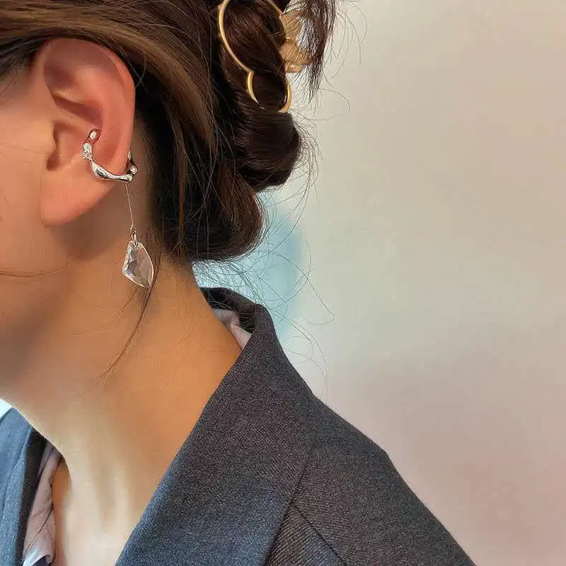 Sliver Color Metal Geometric Ear Bone Clip Earring No Piercing Acrylic Tassel Pendant for Women Personality Girls Party Jewelry