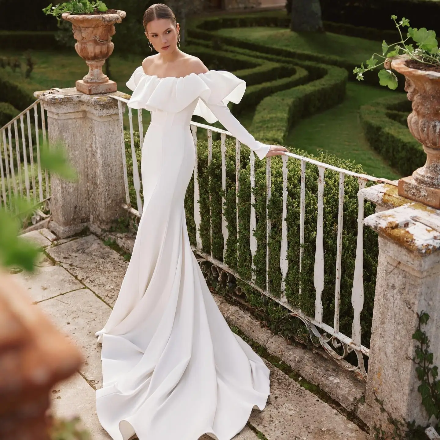 

Off Shoulder Ruffles Mermaid Wedding Dress Women Long Sleeves Bridal Gown Slim Fit Solid Romantic robe de moriee