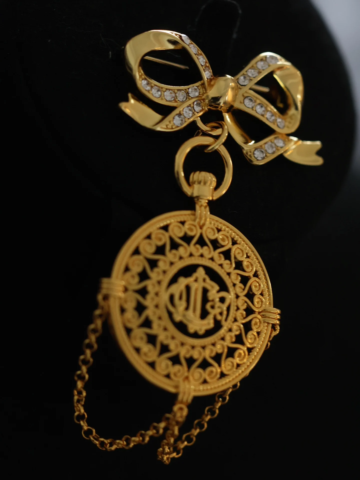 

European and American fashion pumpkin series medal brooch