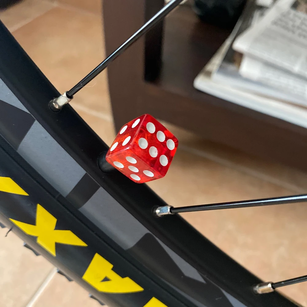 플라스틱 휠 스템 타이어 에어 밸브 방진 캡, 골드 주사위, 자전거, 자동차, 트럭 타이어 밸브, 더스트 캡, 세트당 4 개