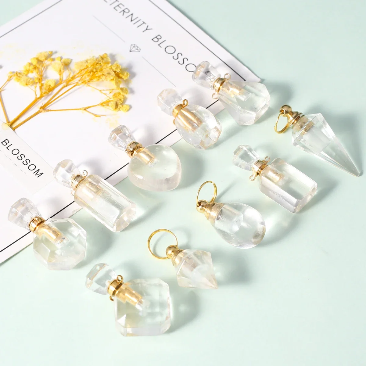 

Random Natural Clear Quartz Perfume Bottle Pendants For Necklace Reiki Essential Oil Diffuser Bottle Charm Women DIY Necklace
