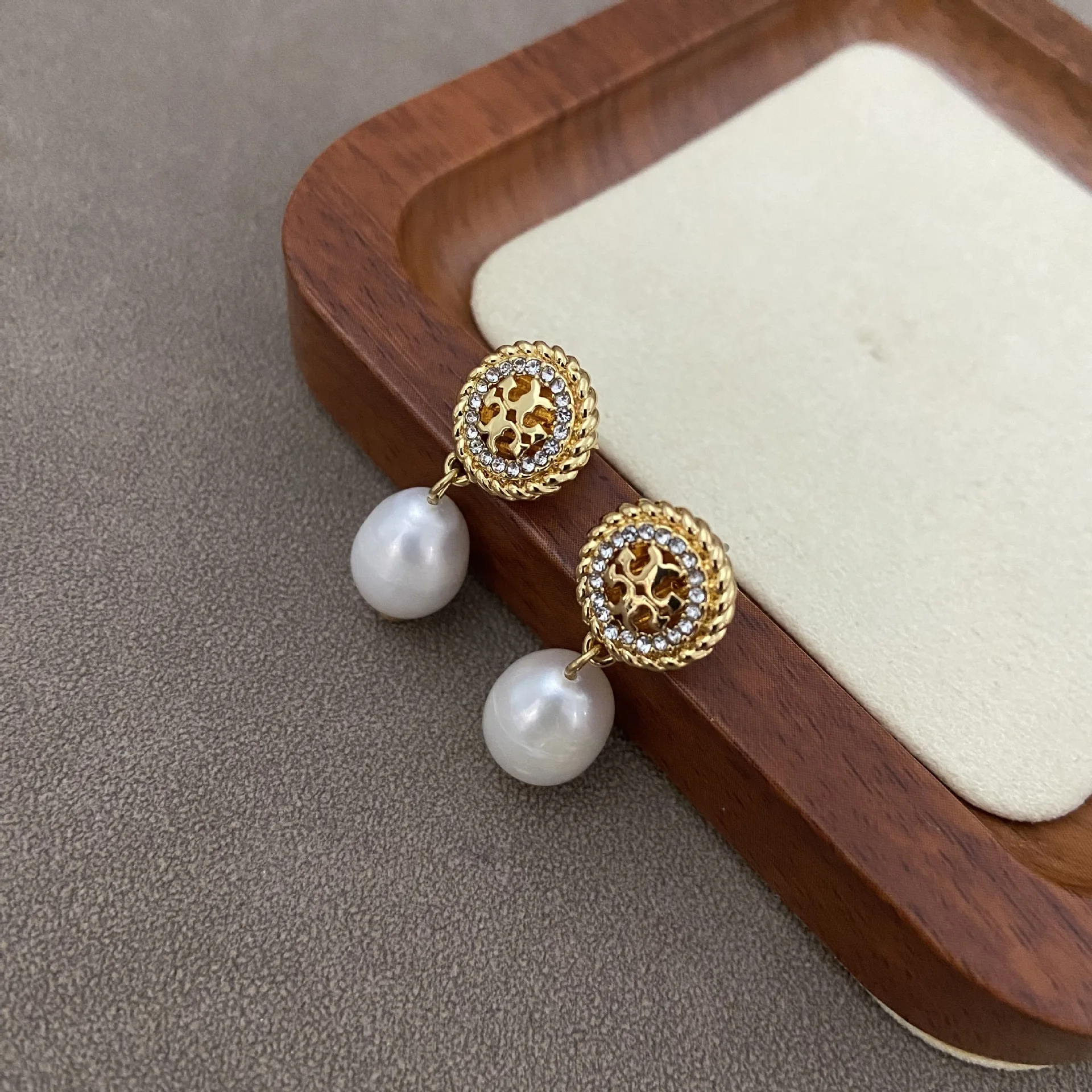 Elegant Fashion Pearl Pendant Earrings Embedded with Precious Rhinestones Unique Design Luxury Minimalist Trendy Jewelry - 4