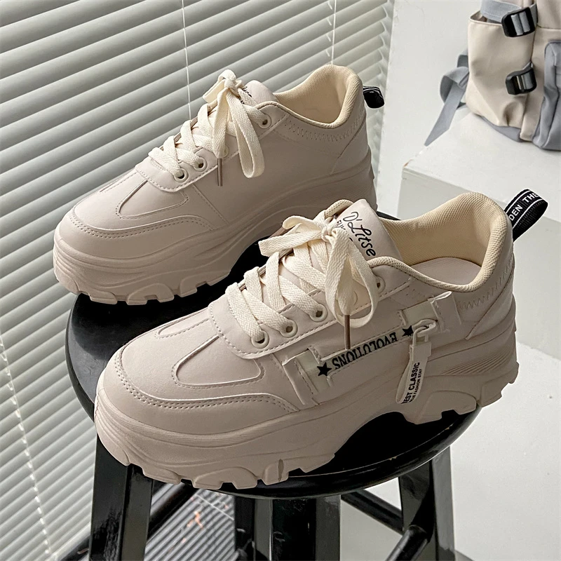 

2022 Spring Women's Casual Autumn New Fashion Thick-soled Comfortable Old Shoes Ins Hot Korean Version of Wild Casual Shoes.