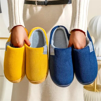 Pantoufles d'intérieur chaudes pour femmes et hommes, toboggans à semelle souple épaisse, chaussures en coton pelucheux pour couples, hiver