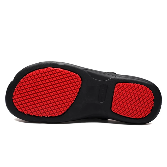 플랫한 힐의 요리사 신발