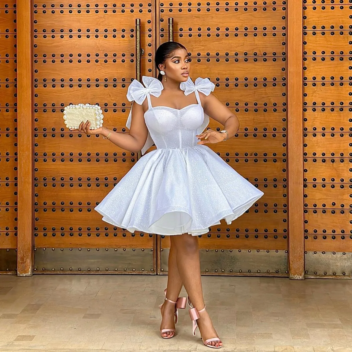 Mini vestidos de cóctel con lazos en los hombros con tirantes