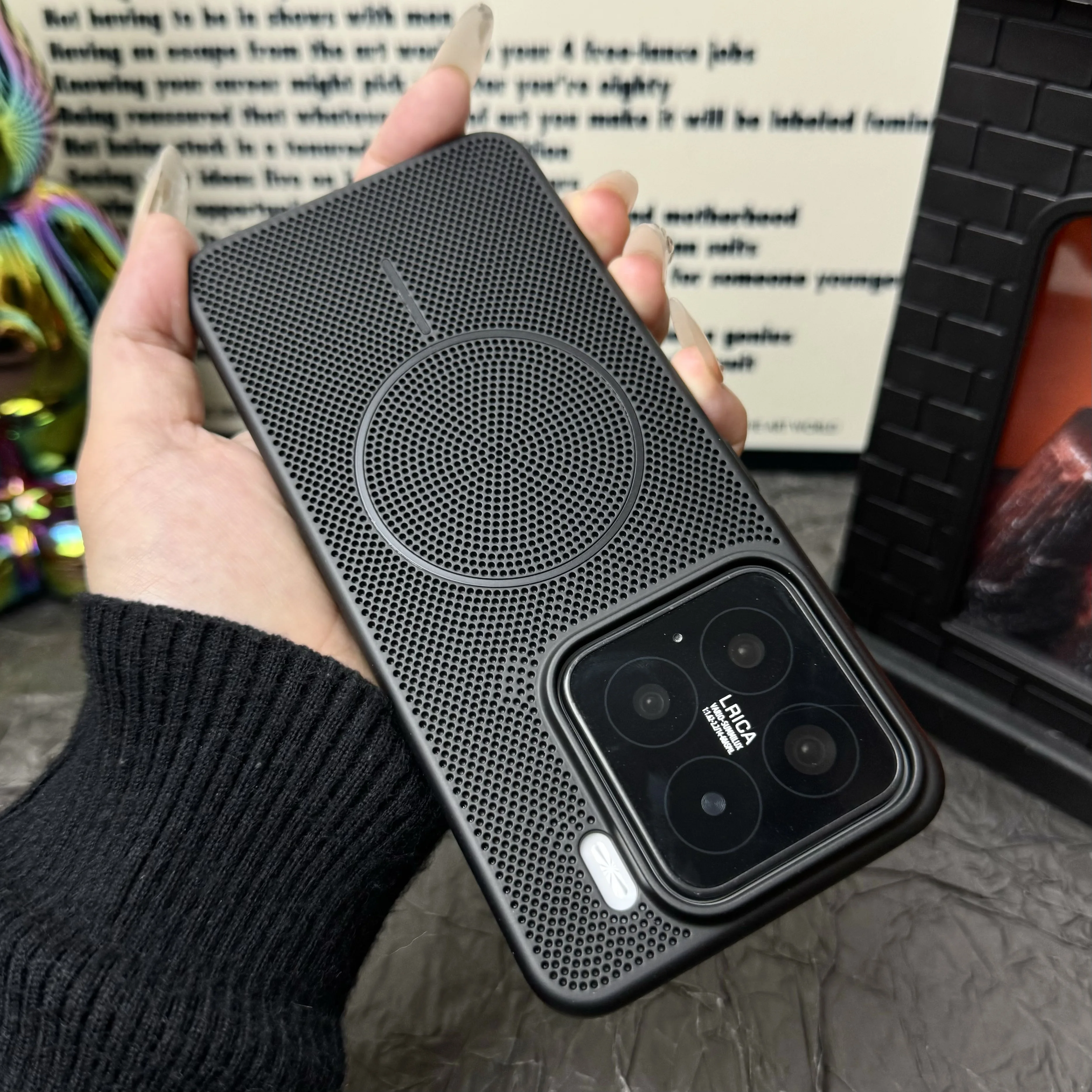 Magnetic Heat Dissipation Breathable Mesh Hard Cover - Shockproof & Wireless Charging Compatible Case