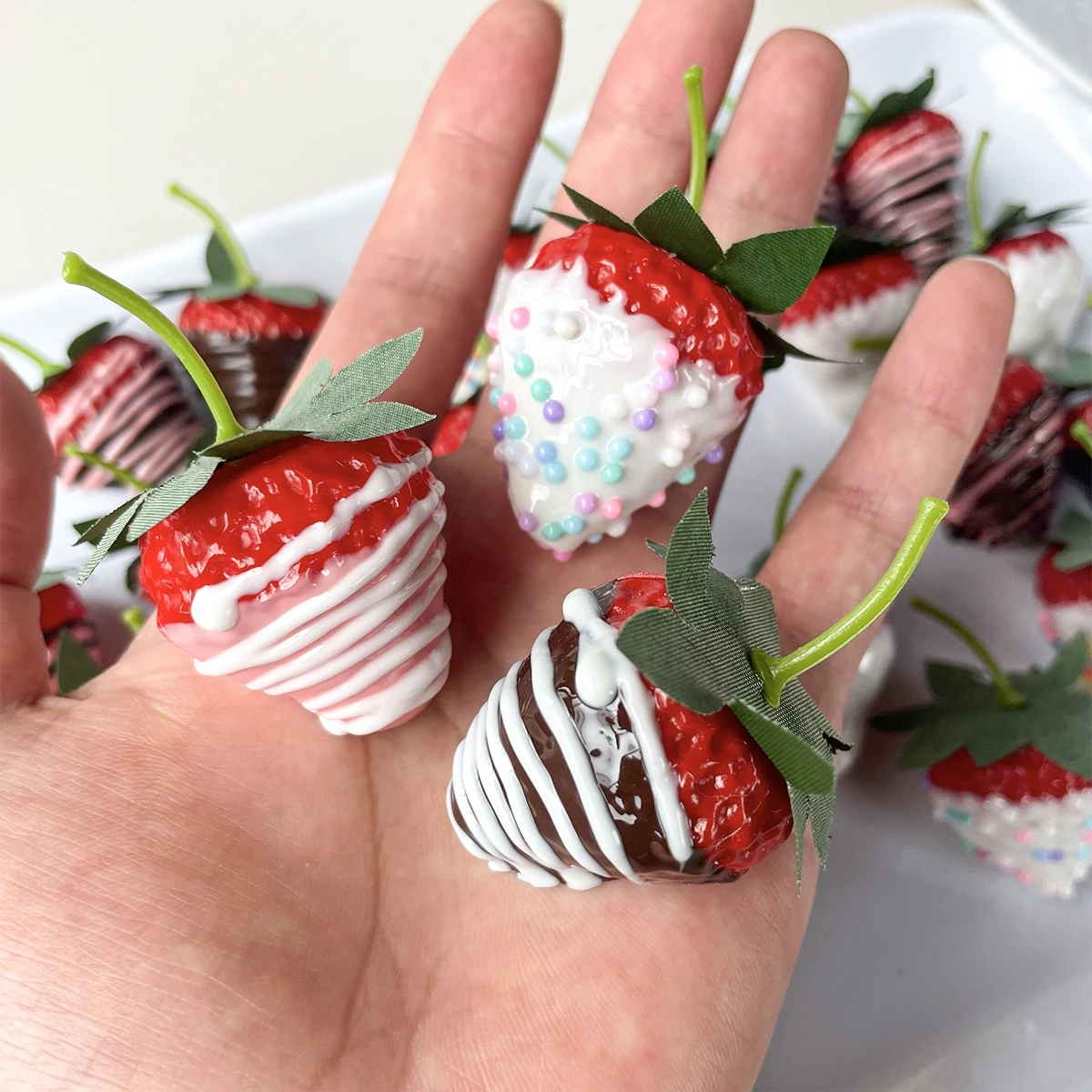 3-Piece Set of Artificial Strawberry Models Various Styles of Fake Fruit Jam Fake Sugar Nedle Models Funny Toys