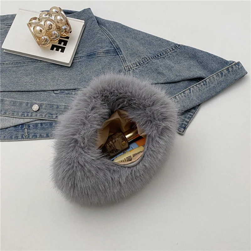 Temperament Plush Underarm Bag Fashion Women's Tote Bag Versatile Handbag Shoulder Bags Suitable for Daily Work, Party, Date Use