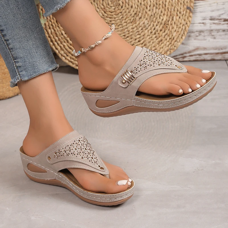 Bling Crystal Soft Platform Sandals Women Summer 2025 Clip Toe Non-Slip Wedge Sandals Woman Thick Bottom Casual Flip Flops