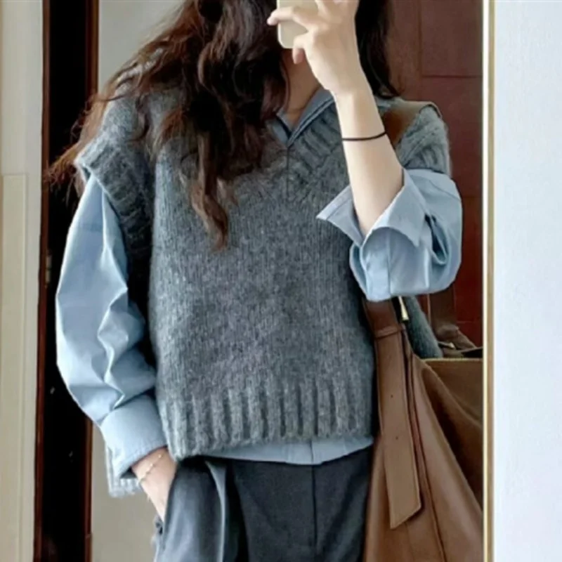 Women V Neck Knitted Vest Sweater