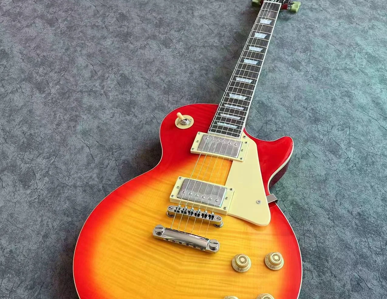 

Send in 5 days Flame Maple Top Les Standard LP Paul Electric Guitar in stock GGFDSHG