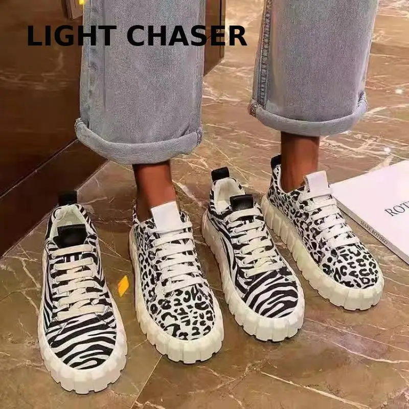 Spring Autumn New Women's Sports Shoes Platform Shoes Women's Striped Fashion Casual Shoes Comfortable Flat Shoes Large Size 43