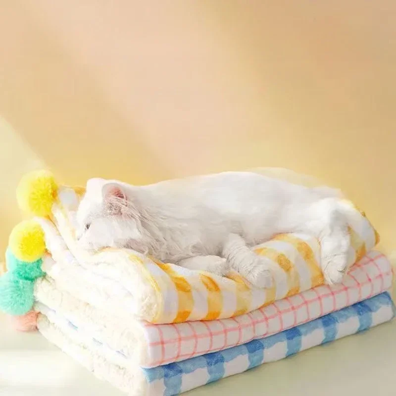 Winter Warm Pet Mat Dog Bed Thicken Puppy Sleeping Mat Kitty Pad Soft Fleece Cat Dog Bed Cute Pet Blanket for Small Large Dogs