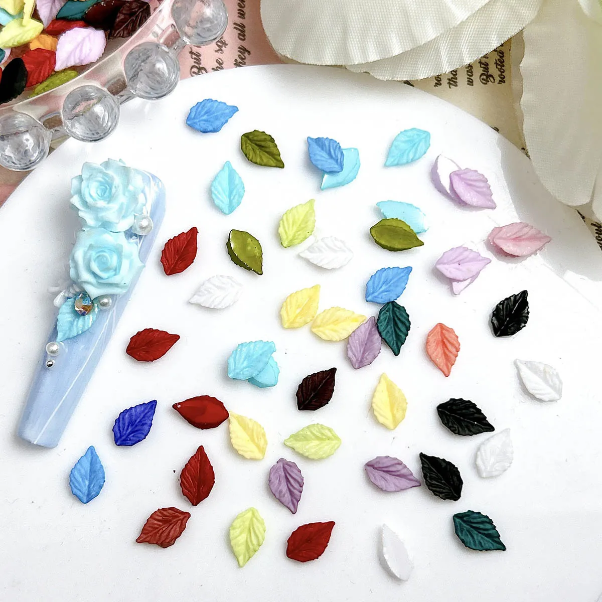 100Pcs 시뮬레이션 다채로운 수지 잎 참 어둠 속에서 빛나는 작은 잎 DIY ..