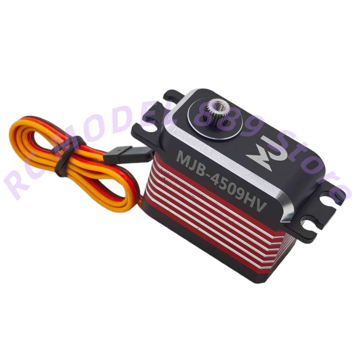 Servo numérique haute tension MJB-4509HV installé sur un châssis de voiture RC, illustrant sa compatibilité avec les modèles 1/8.