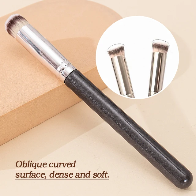 Concealer brush, dark circles, tear troughs, precision concealer brush, flat head concealer brush 2