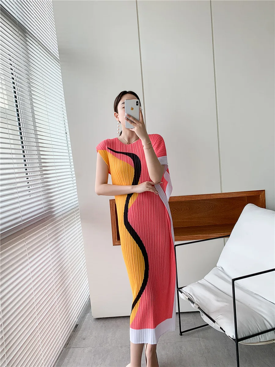 

Miyake 2022 new dress loose high elastic knee slim temperament slim dress
