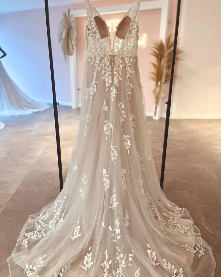 Light Champagne Boho Wedding Dress 2023 Lace Appliques Tulle