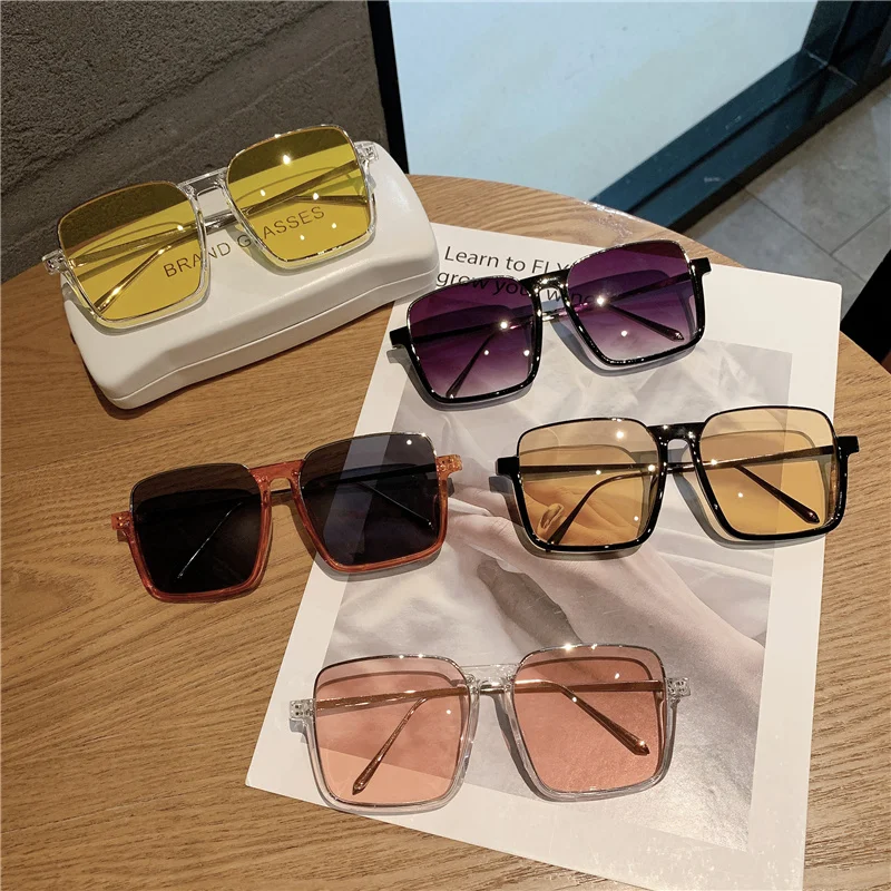 2024 New Vintage Fashion Sunglasses For Women Metal Square Frame Luxury Shades Pink Sun Glasses Photograph Sun Eyewear UV400 3