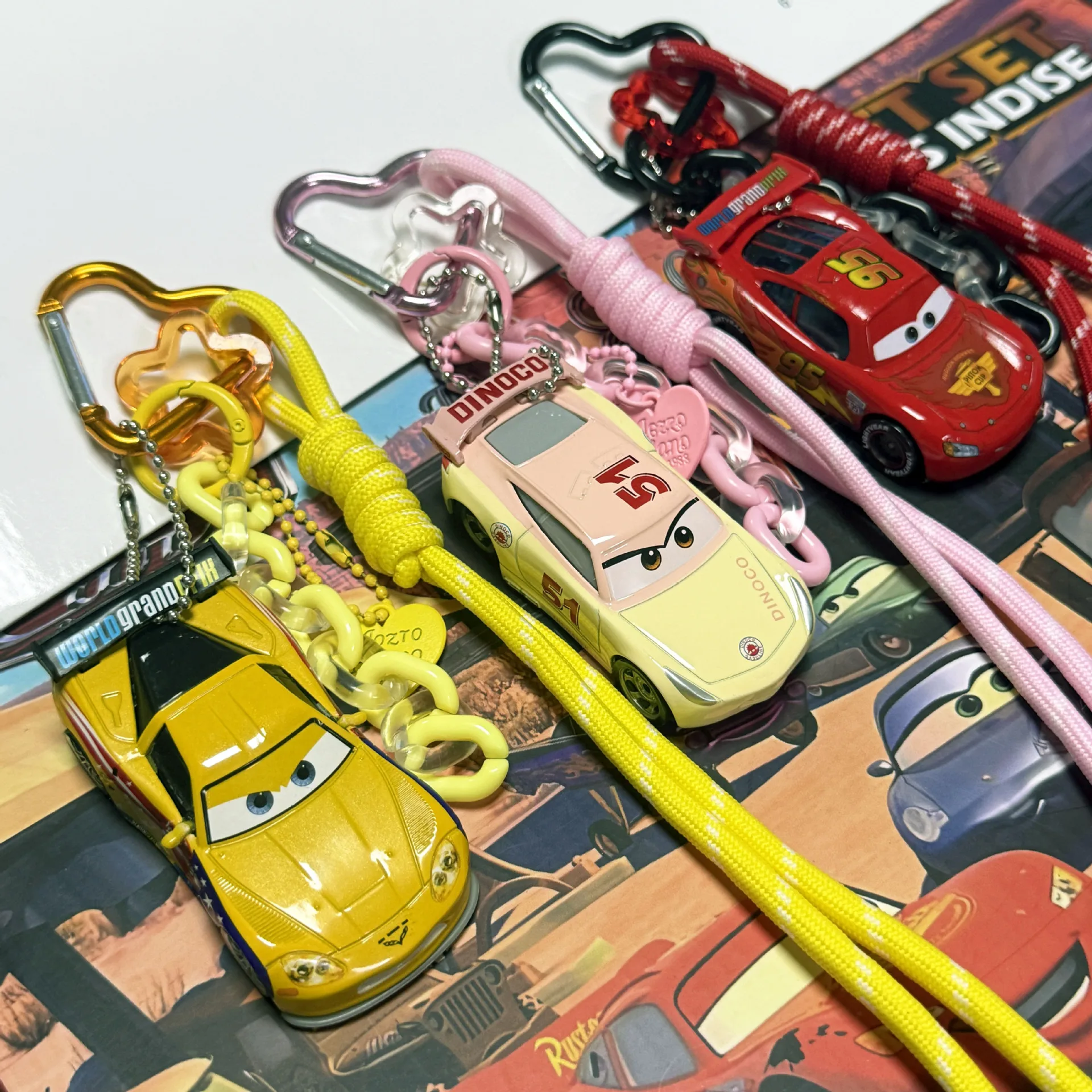 디즈니 픽사 카즈 키체인 세트 - 라이트닝 맥퀸 & 메터 클래식 캐릭터 합금 모델, 수집용 선물 및 자동차 액세서리
