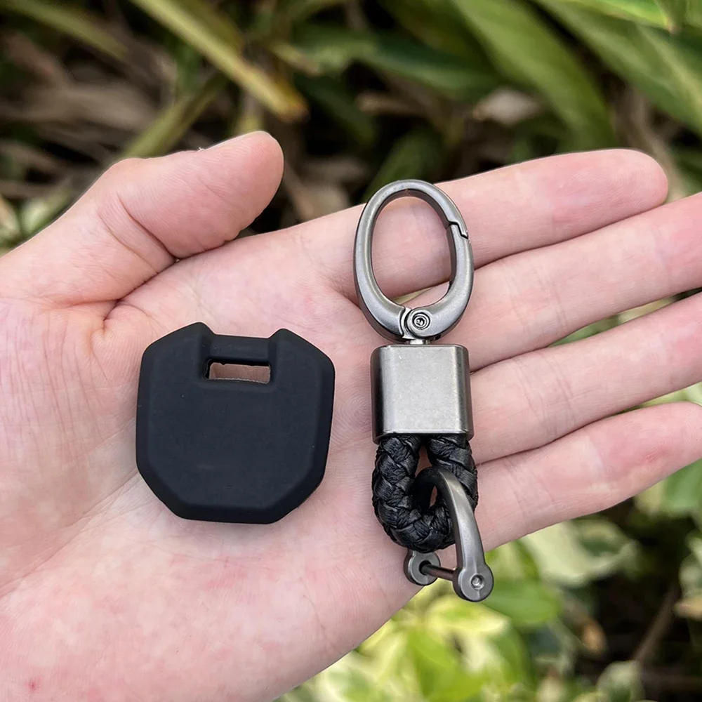 Silicone Car Key Case Motor Cover Shell for Suzuki Swift Liana Vitara GSX250R DL250 Gixxer 155 Motorcycle Keychain Accessories key case key case cover