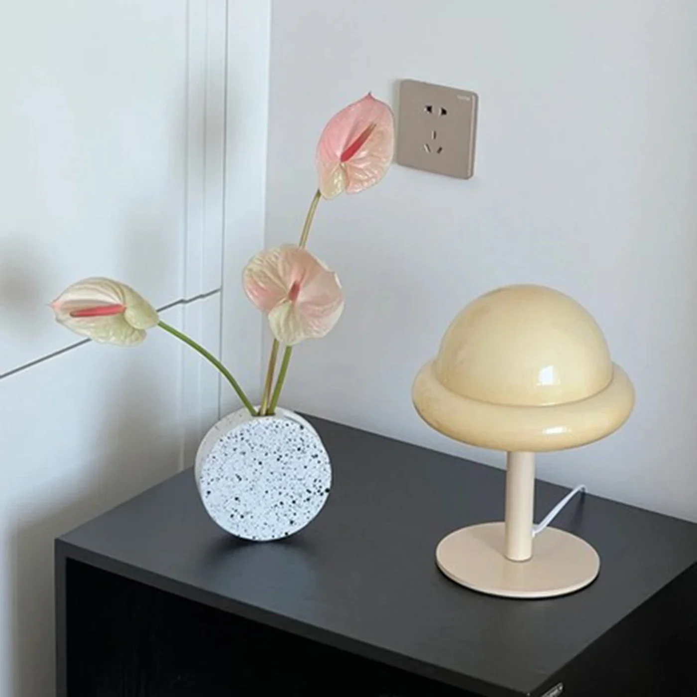 Description Picture 2 of itemHome Interior Table Lamp Room Decoration Modern Style Bedroom Bedside Night Light Living Room Lighting Creative Study Desk Lamps