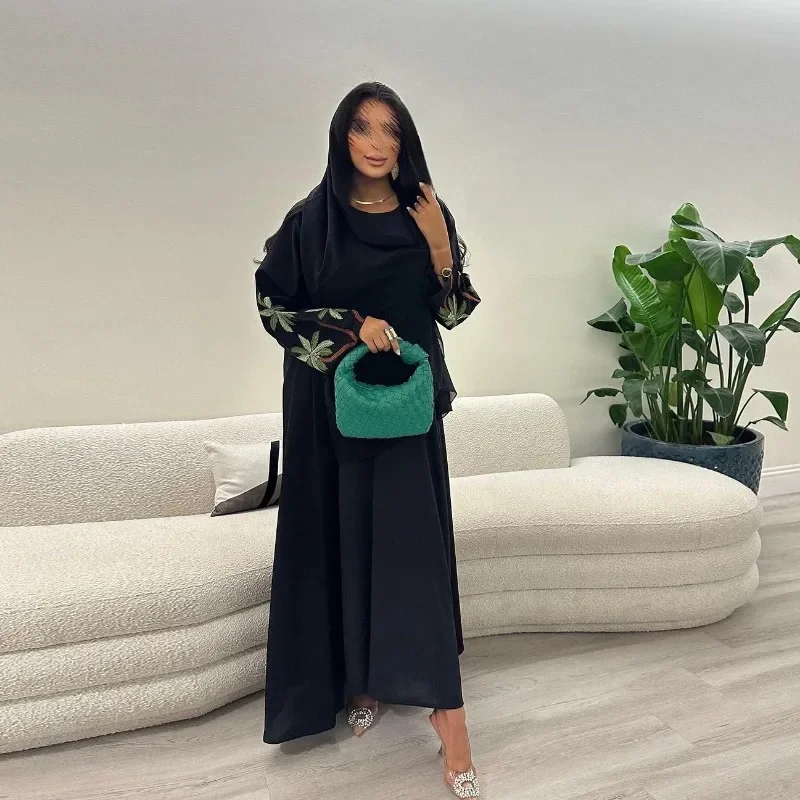 2024 New Ramadan Islam Abaya Kaftan Black Embroidered Leaf Pattern Robe Femme Musulmanefor Europe and Dubai America