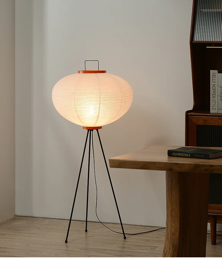 Akari 10a Floor Lamp