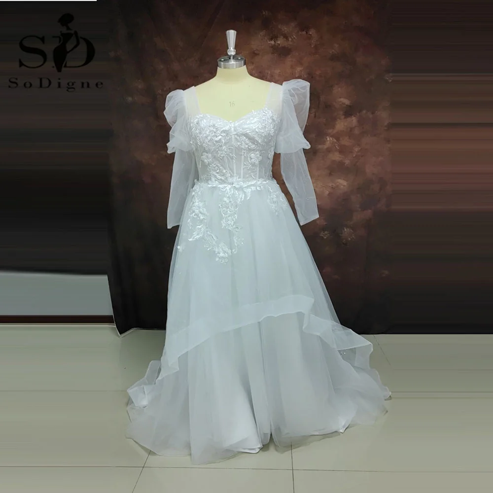 

Женское свадебное платье с длинными рукавами-фонариками, V-образным вырезом и кружевной аппликацией