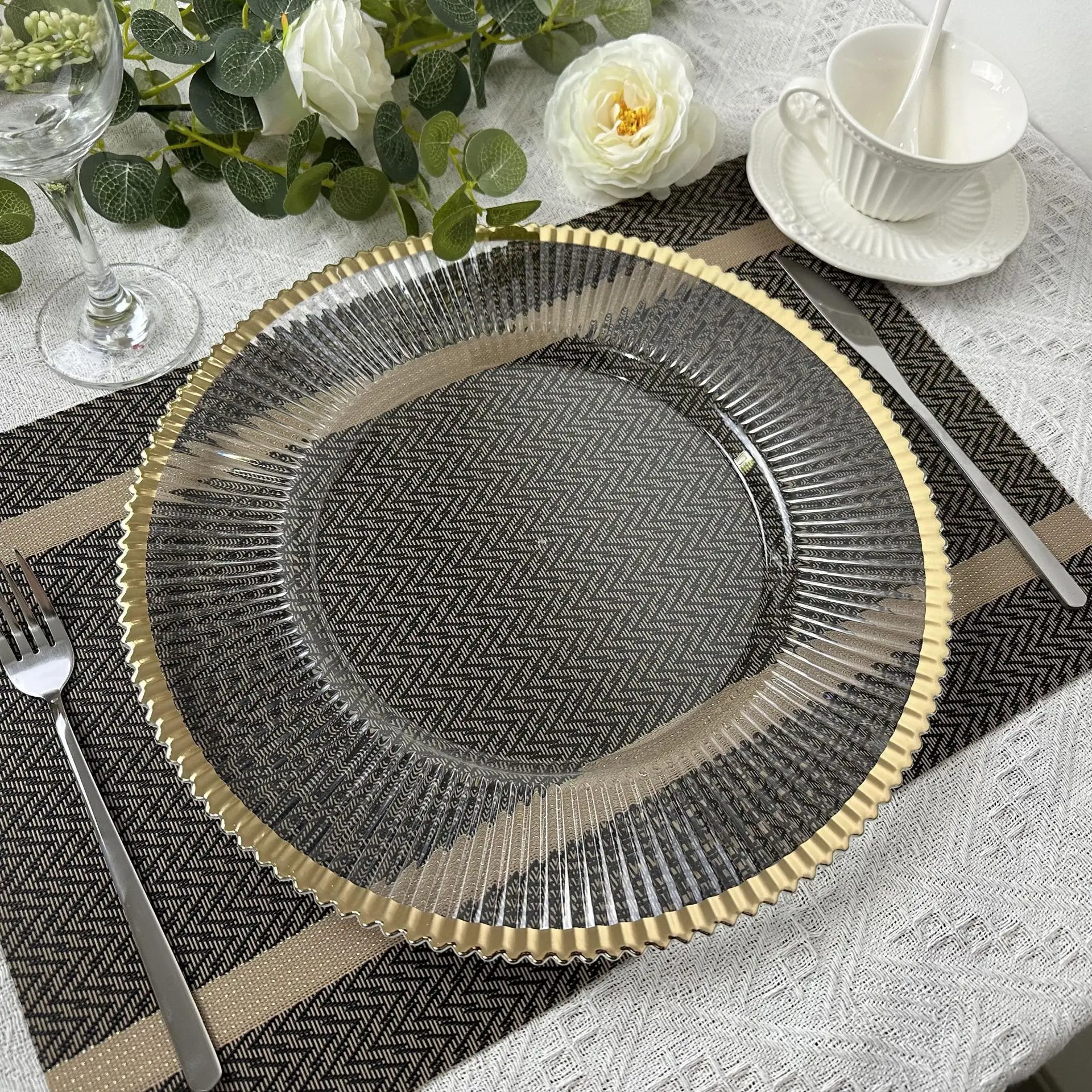 Clear Plastic Charger Trays With Gold Rimmed Stripe Acrylic Decorative Serving Trays 100