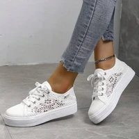 Femmes chaussures mode été décontracté blanc chaussures découpes dentelle toile creux respirant plate-forme chaussures plates femme baskets 4