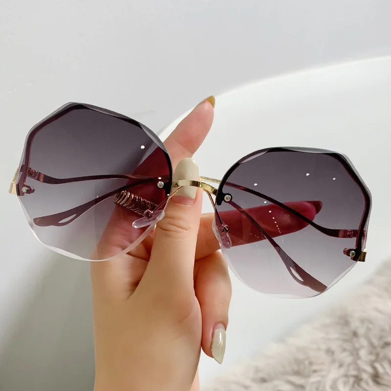Luxury Brand Design Vintage Rimless Rhinestone Sunglasses Women Men Fashion Gradient Lens Sun