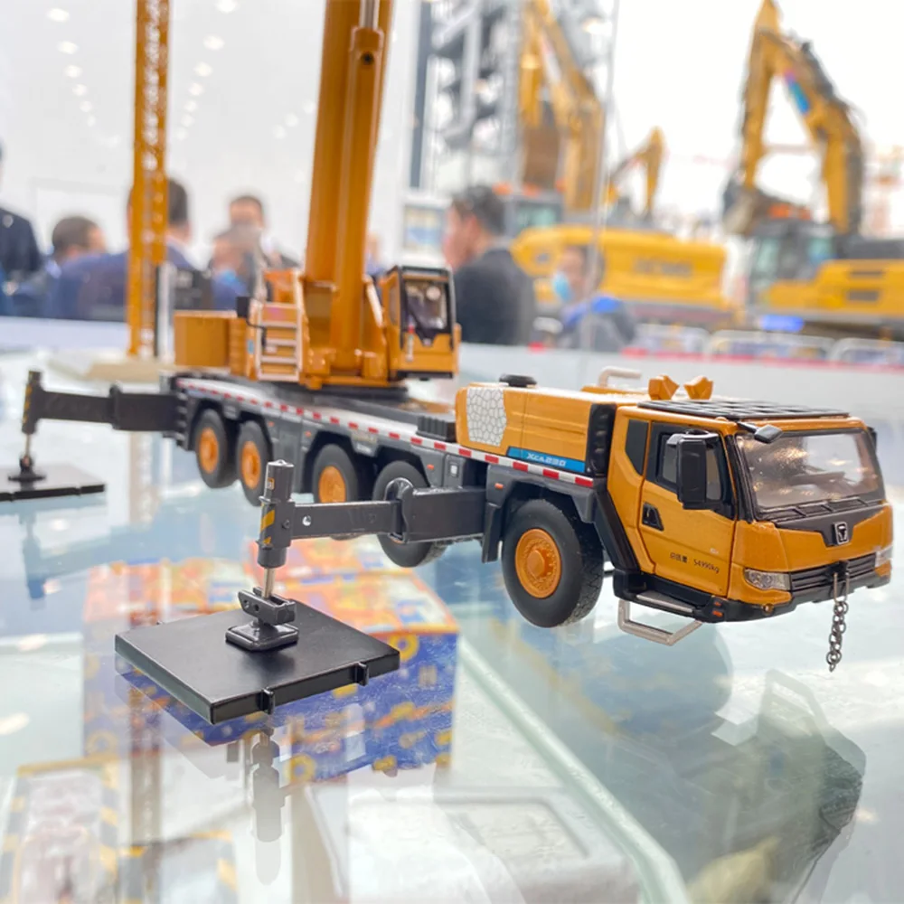1:50 Scale Model Diecast Machinery XCMG 230 Truck Crane
