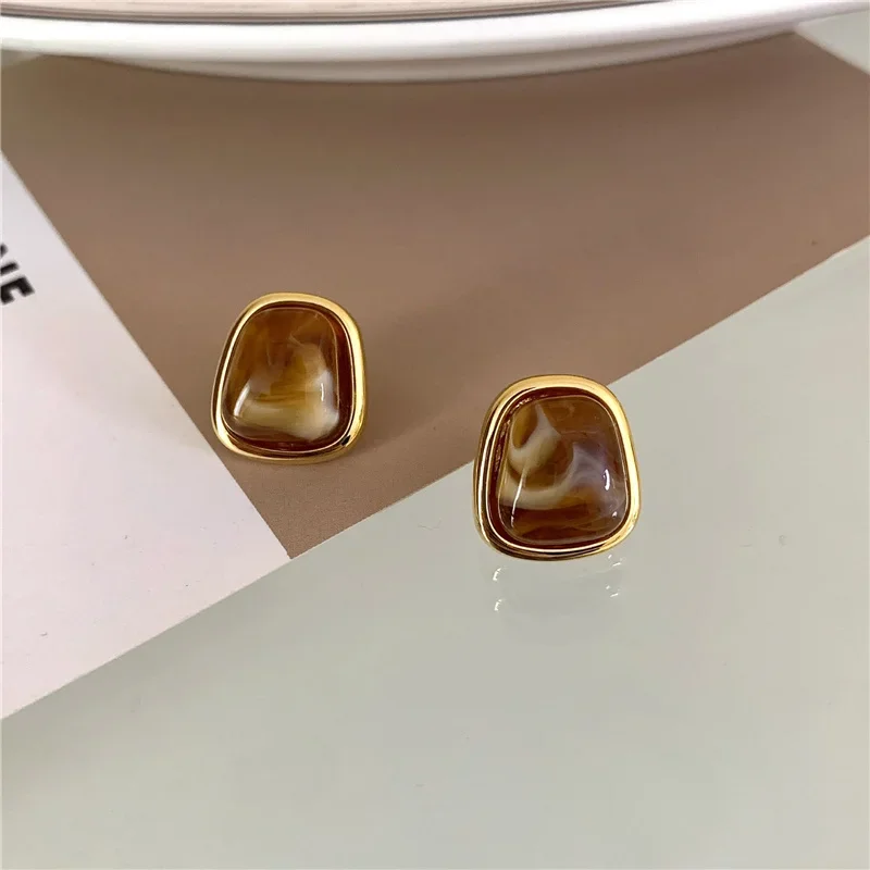 European Trend New High Design Luxury Amber Earrings For Women Fashion French Retro Style Jewelry Girl Gift Accessories 5