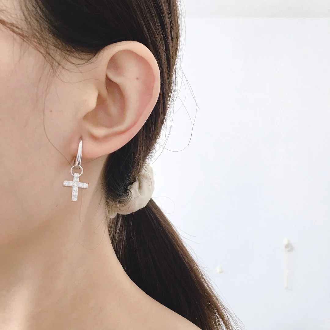 2022 Hot Trend Brand Five Color Cross Color Diamond Earrings Ear Studs Everyday Wear Versatile Jewelry Atmosphere