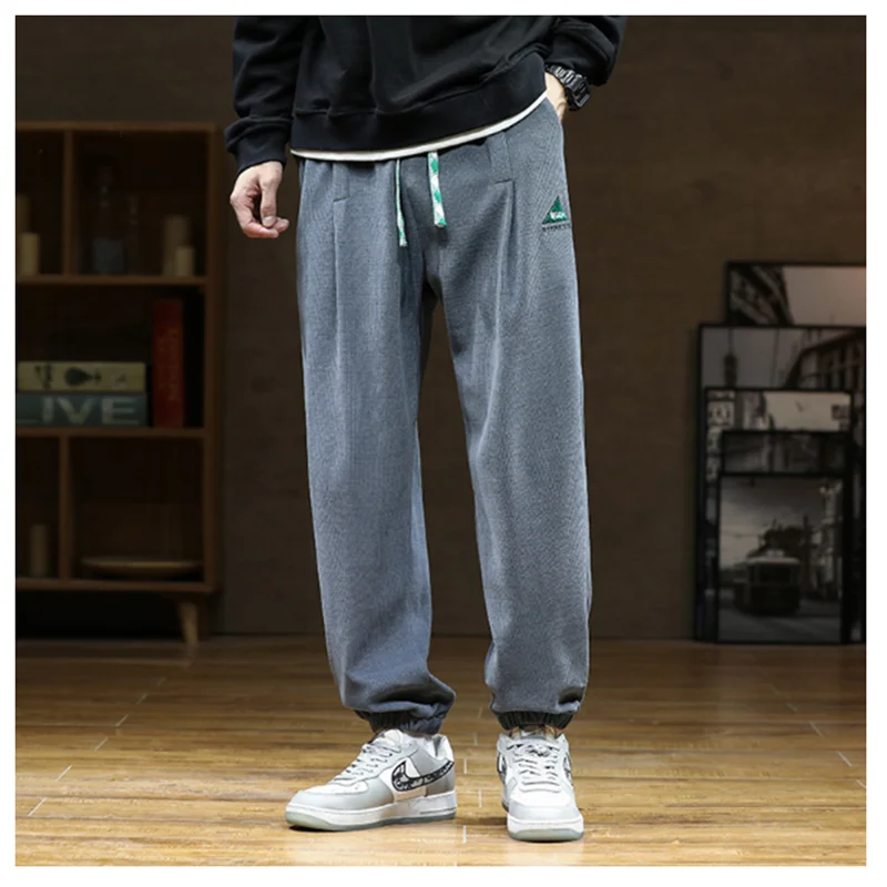 Рисунок 2 - Мужские весенне-осенние брюки размера плюс