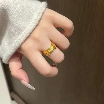 Anelli in raso lucido per le donne Moda e squisito lusso leggero Artigianato in oro antico Anello ampio e fine Regalo di gioielli in stile coppia