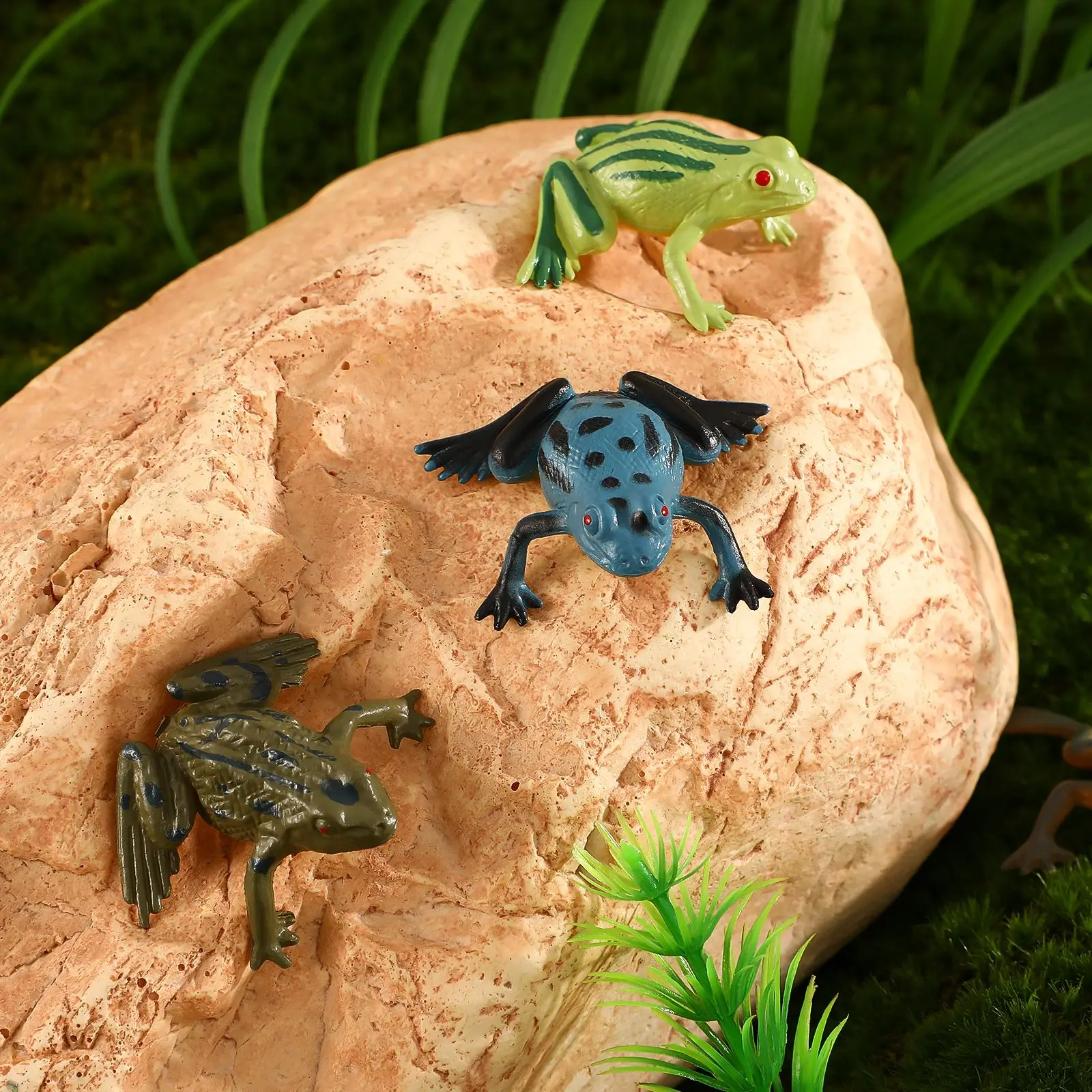 Tiny Poison Dart Frog Figurine Soft Plastic Animal for Fairy Garden,  Diorama, Terrarium, or Dollhouse Realistic Miniature Exotic Frog 