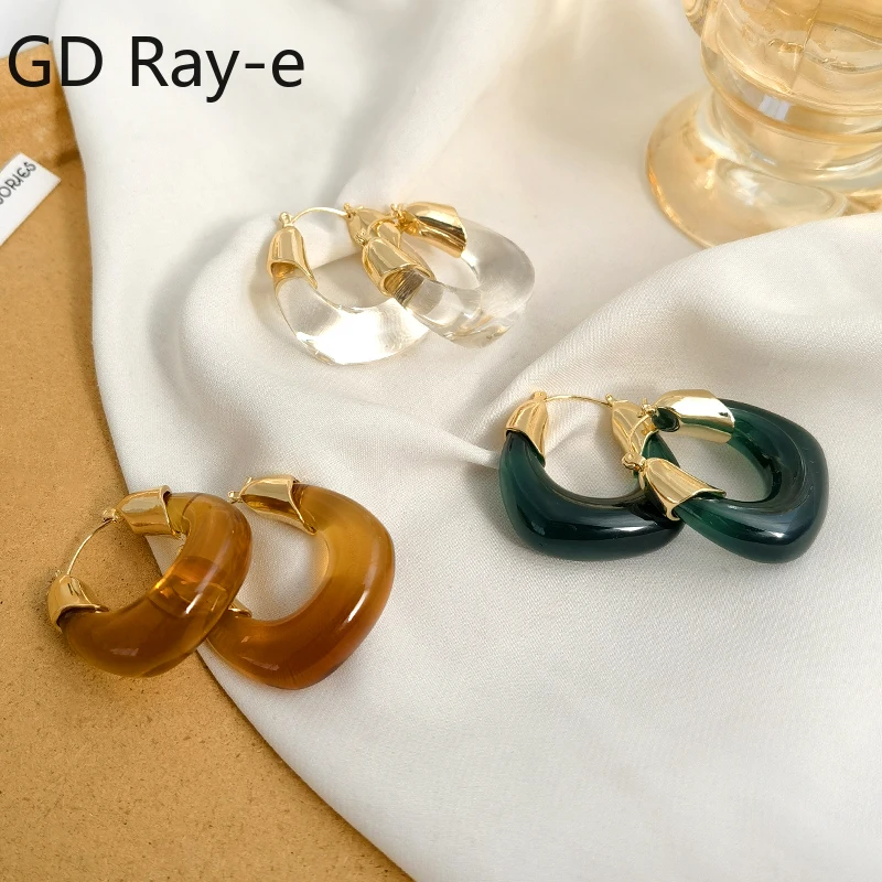Простые U-образные прозрачные полимерные серьги для женщин зеленые коричневые