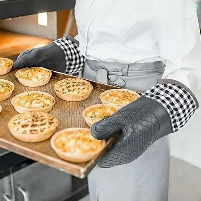 Anti Slip, Lengthened, Thickened, High-Temperature Resistant Kitchen Anti Scalding DeviceSilicone Insulated Glove,
