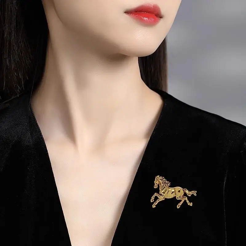 1pc Enamel Horse Racing Brooch For Women Unisex Alloy Animal Brooches Clothing Accessories Corsage Jewelry Gift