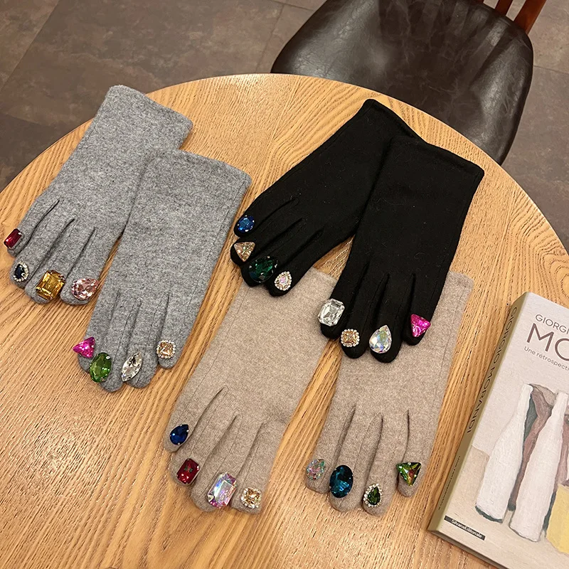 Ski gloves Cashmere gloves Korean version of the new rhinestone split finger gloves can touch screen warm cycling warm C038