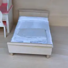 

Rust-proof Trendy Exquisite Workmanship Dollhouse Double Bed Fade-less for Decor