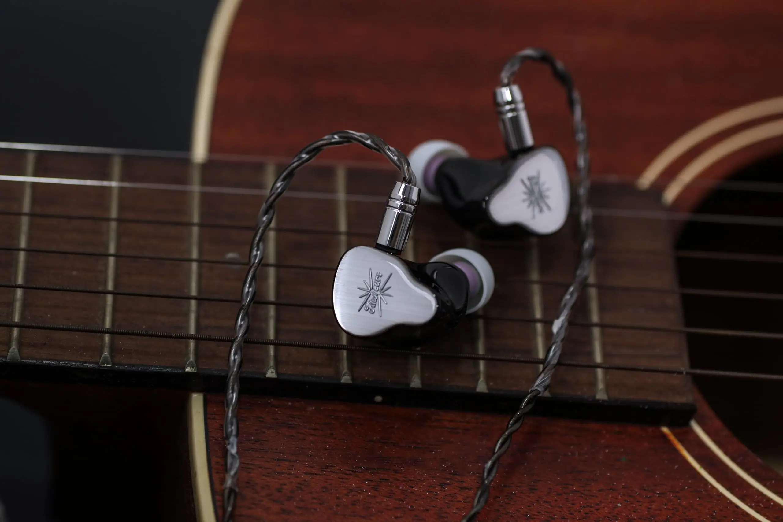 Kiwi Ears KE4 インイヤーモニター 2DD+2BA ハイブリッドイヤホン