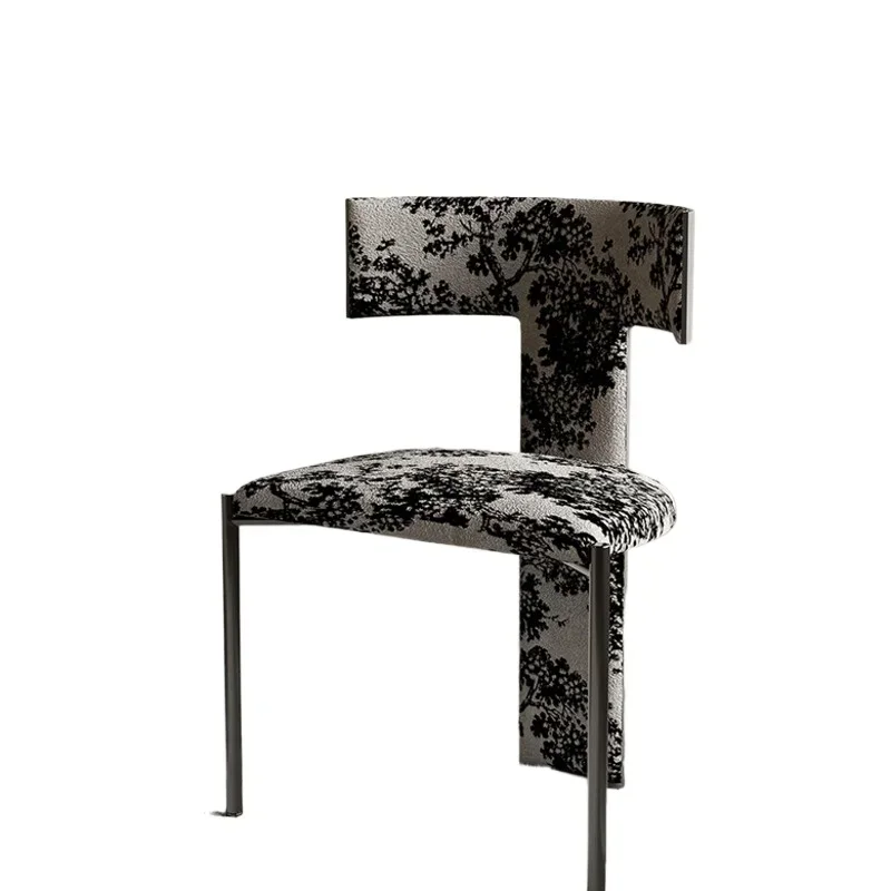 كراسي طعام من أزهار البرقوق في العصور الوسطى ، كرس...