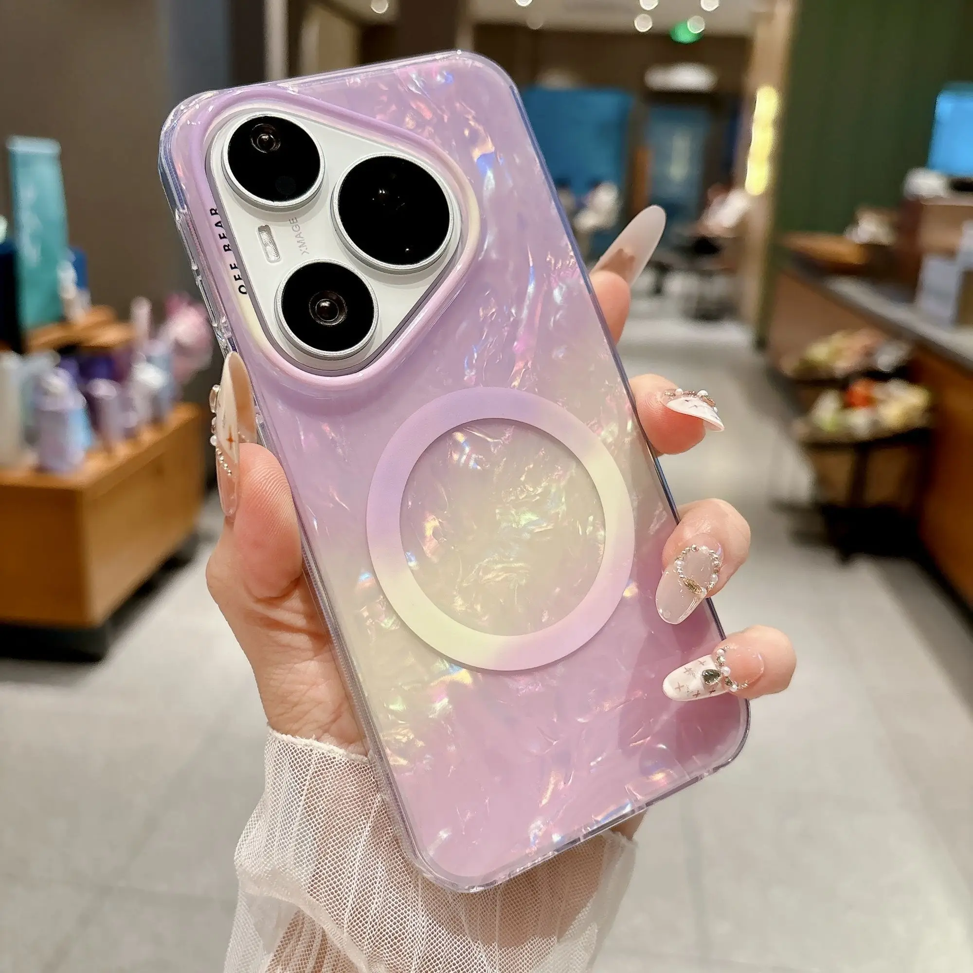 Fashion Magnetic Matte Gradient Color Transparent Case with Collision Protection and Skin-Friendly Texture