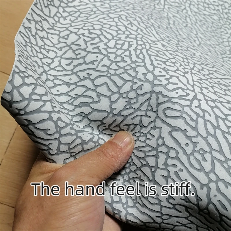 1.5mm 화이트 그레이 브레인 엠보싱 소가죽. 탑 그레인 가죽. 천연 가죽 소재. 수제 DIY 가방용. 전체 시트 절단.